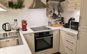 Izzy - 5 Min Walk From The Main Square